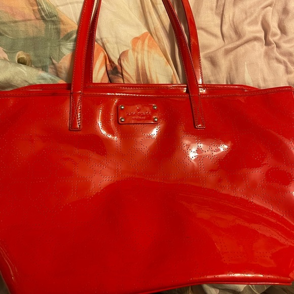 Kate Spade Tote. - Picture 1 of 3